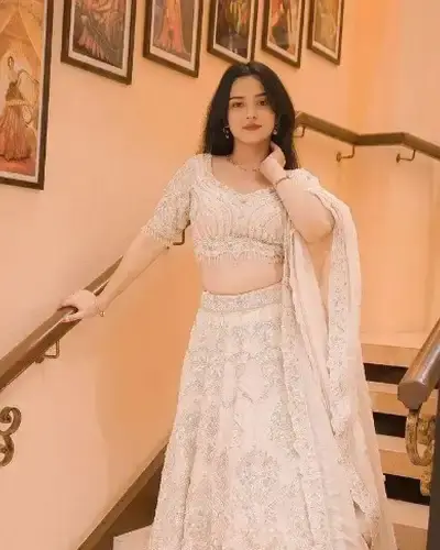 Escort Khategaon